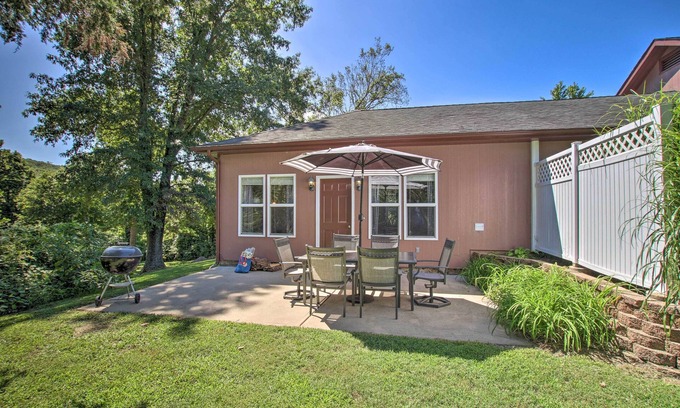 Ironton Cabin | 'Turtle Rock' - Ironton Cabin w/Furnished Patio!