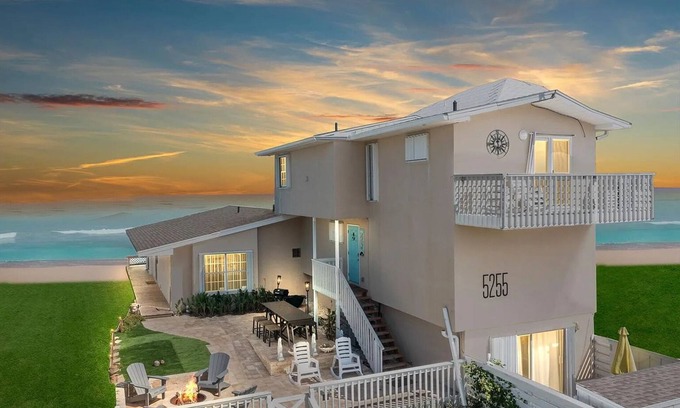 Melbourne Beach Apartment | Turtle's Eggs Beach Front Unit# 03