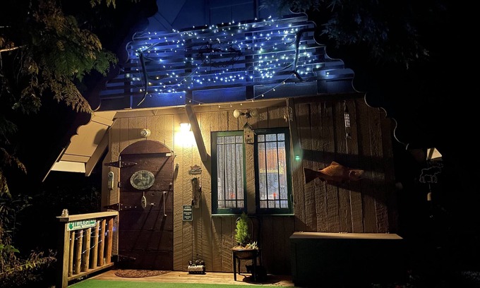 Forks Cabin | twilight eclipse cabin,private trail to the creek,fire pit.