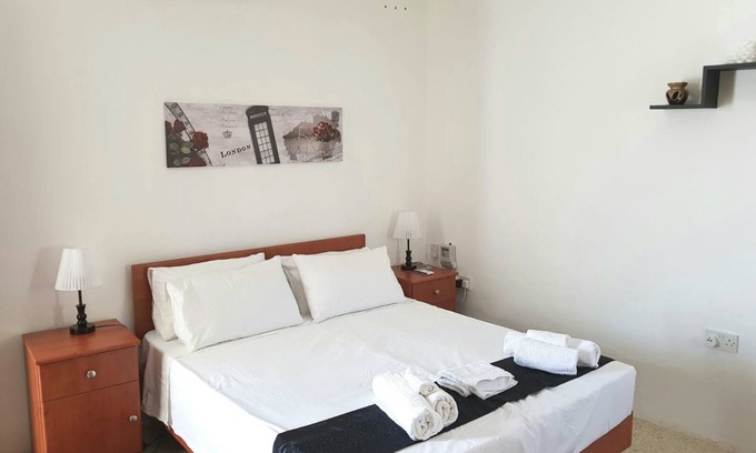 Rabat House | Twin/Double room with private Bathroom, close to Mdina