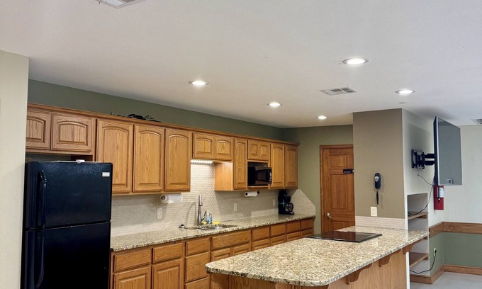 Stigler Hotel | Twin Lakes Inn and RV