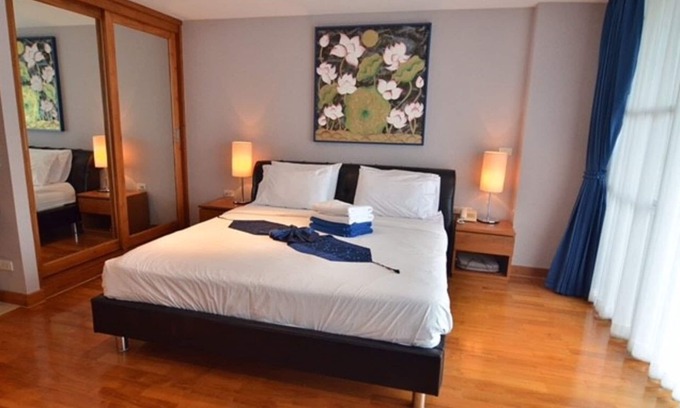 Chang Khlan Apartment | Twin Peaks, 515, 5 star studio.