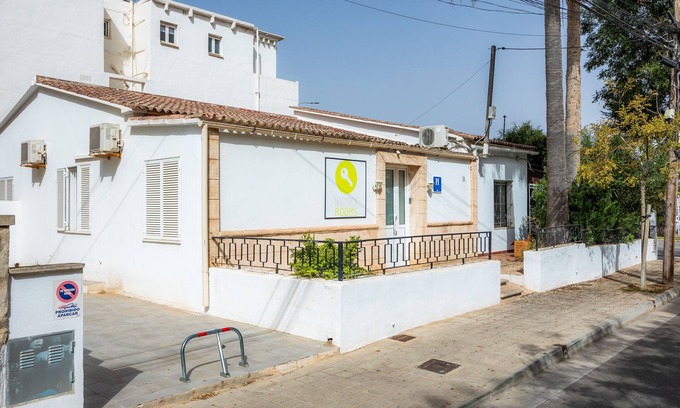 Can Pastilla Apartment | Twin room Nº5' with Shared Terrace, Wi-Fi and Air Conditioning