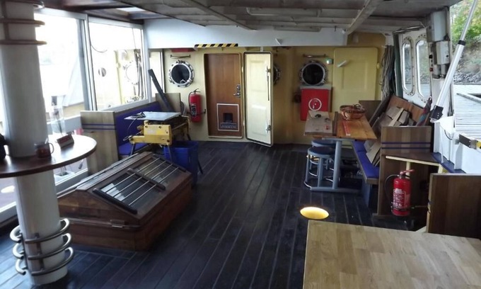 Centrala Sodertalje Boat Rental | Twin Room with Lake View Yacht 2