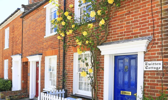 Southwold House | Twitten Cottage - Two Bedroom House, Sleeps 4