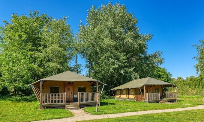 Zeewolde House | Two 6-person glamping lodges