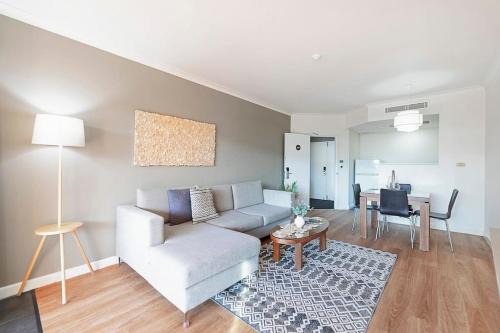 Darwin City Centre Apartment | Two Adjacent King Suites with a Breezy Balcony