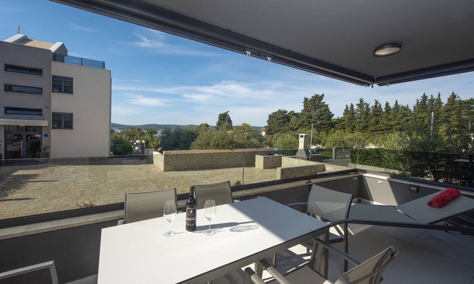 Biograd na Moru Apartment | Two bedroom apartment with terrace and sea view Sveti Filip i Jakov, Biograd (A-19325-a)