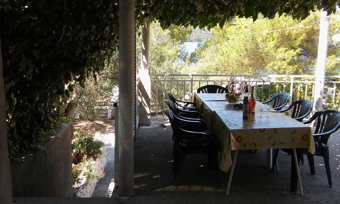 Dubrava Apartment | Two bedroom apartment near beach Luka Dubrava, Pelješac (A-13632-a)