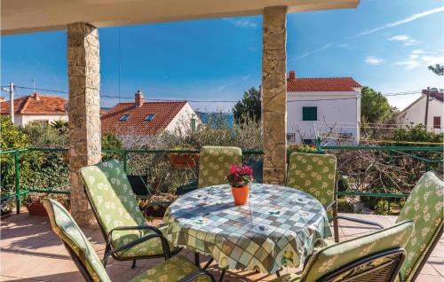 Seget Vranjica Apartment | Two-Bedroom Apartment In Seget Vranjica