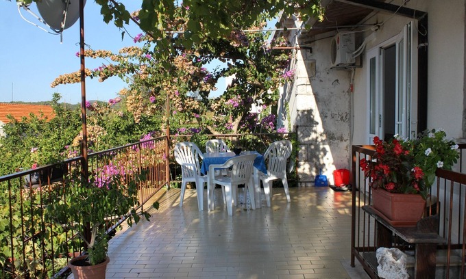 Vela Glavica Apartment | Two bedroom apartment with terrace and sea view Lumbarda, Korčula (A-9262-a)