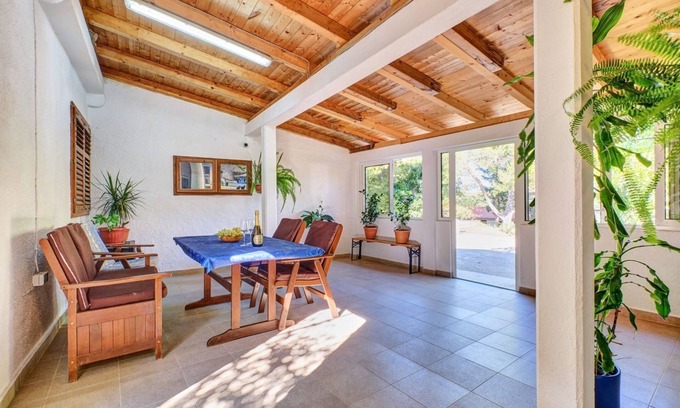 Nerezine Apartment | Two bedroom apartment with terrace Nerezine, Lošinj (A-8049-b)