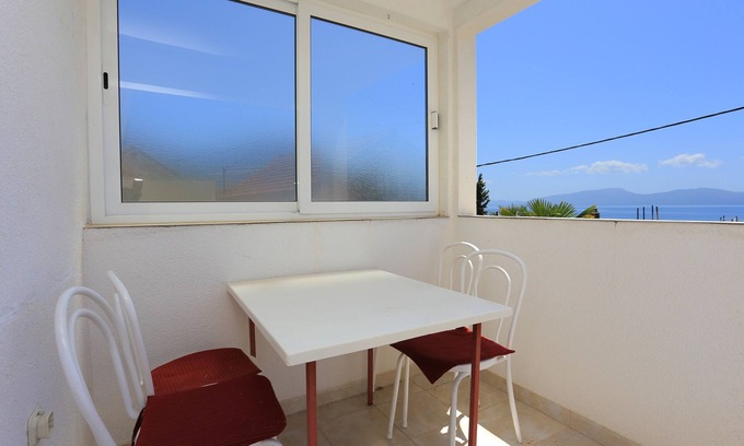 Brist Apartment | Two bedroom apartment near beach Brist, Makarska (A-18859-a)