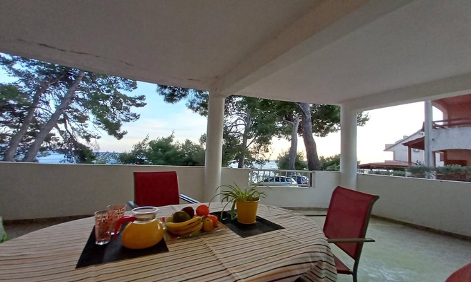 Ivan Dolac Apartment | Two bedroom apartment near beach Ivan Dolac, Hvar (A-21269-b)