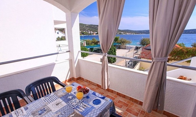 Sevid Apartment | Two bedroom apartment near beach Sevid, Trogir (A-4286-b)