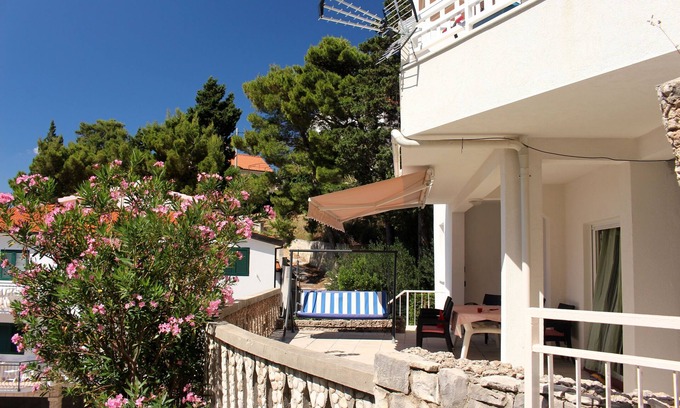 Mimice Apartment | Two bedroom apartment near beach Mimice, Omiš (A-2774-a)