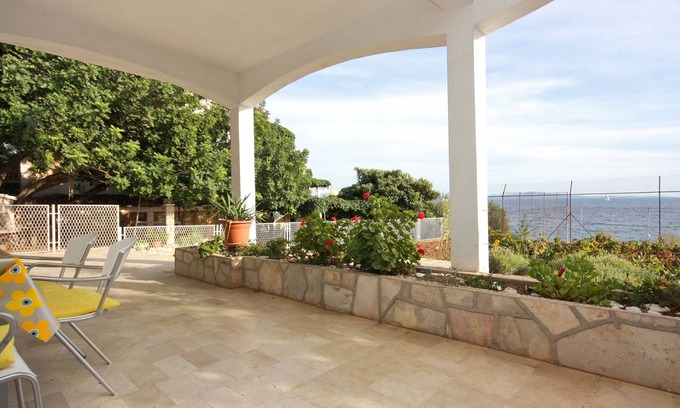 Ivan Dolac Apartment | Two bedroom apartment near beach Ivan Dolac, Hvar (A-5709-a)