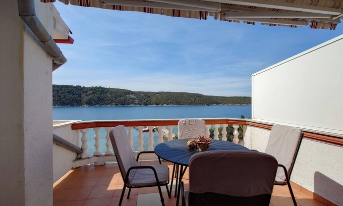 Kampor Apartment | Two bedroom apartment near beach Kampor, Rab (A-15310-b)