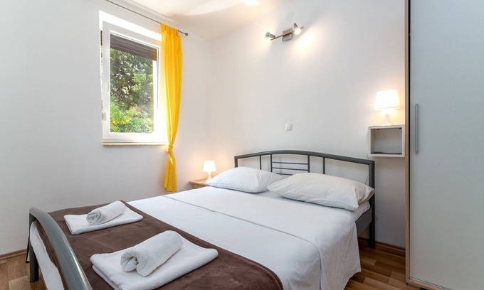 Baska Apartment | Two bedroom apartment with air-conditioning Baška, Krk (A-11933-a)