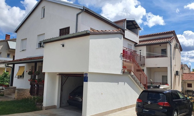 Valbandon Apartment | Two bedroom apartment with terrace Valbandon, Fažana (A-15386-a)