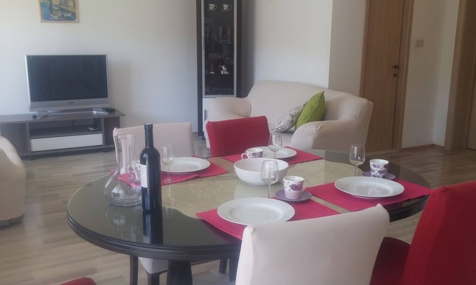 Marina Apartment | Two bedroom apartment with balcony Marina, Trogir (A-14258-a)