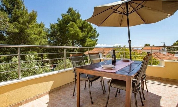 Cove Osibova (Milna) Apartment | Two bedroom apartment with terrace and sea view Cove Osibova, Brač (A-23774-b)