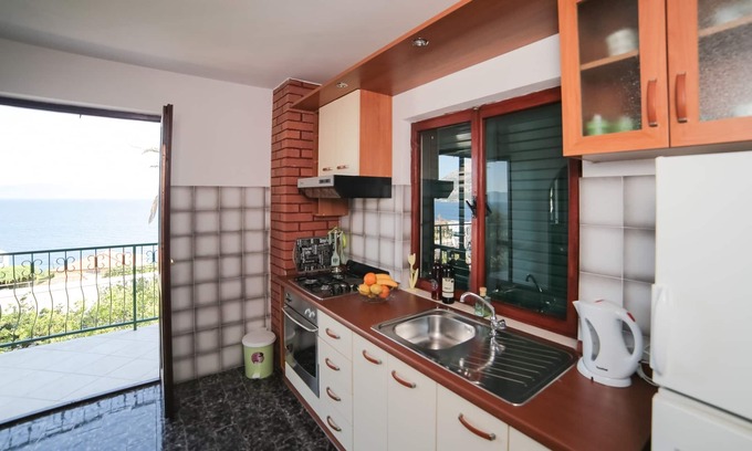 Podaca Apartment | Two bedroom apartment with balcony and sea view Podaca, Makarska (A-11588-d)