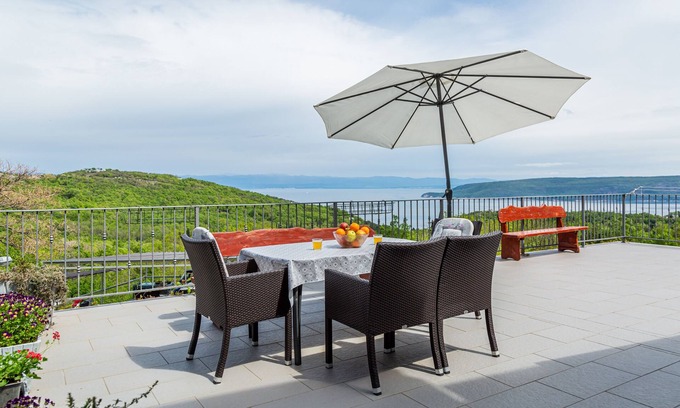 Brsec Apartment | Two bedroom apartment with terrace and sea view Brseč, Opatija (A-7796-b)