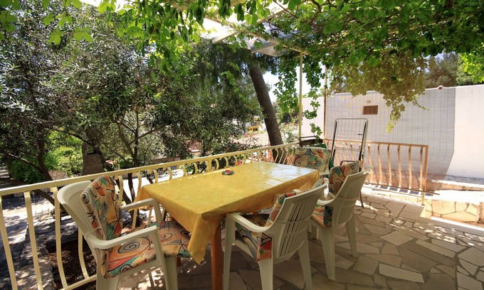 Ivan Dolac Apartment | Two bedroom apartment with terrace Ivan Dolac, Hvar (A-8711-d)