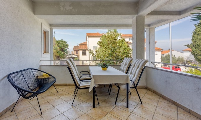 Spadici Apartment | Two-Bedroom Burin with Balcony