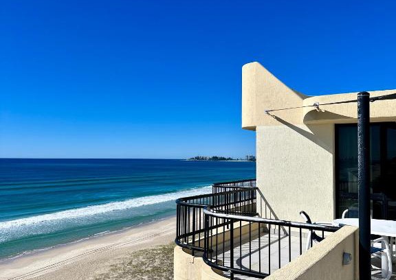 Tugun Apartment | Two Bedroom Ocean View Penthouse at Pelican Sands