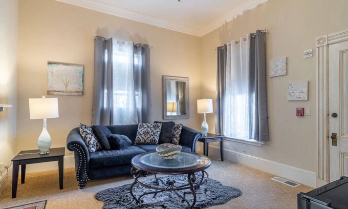 Salinas House | Two Bedroom Suite in Mansion near Monterey Carmel