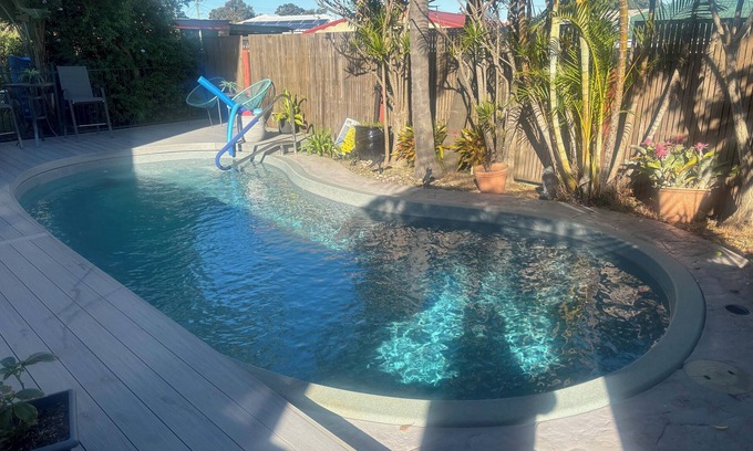 Kanahooka House | Two bedrooms in shared home with amenities, breakfast/central to attractionsn