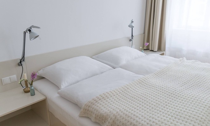 Leopoldstadt Apartment | Two chic typical Viennese City apartments in the Karmeliterviertel