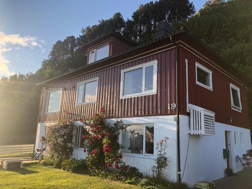 Sandoy Apartment | Two floors house with 3 bed rooms and room for 8 persons