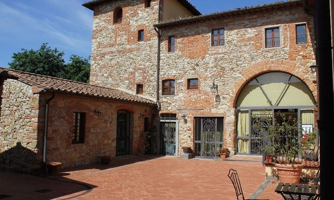 Santomato House | Two-room apartment "Farm CASALBOSCO" an ancient medieval village in the countryside