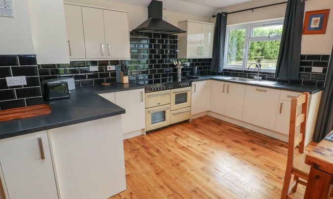 Haverfordwest Cottage | Ty Mawr