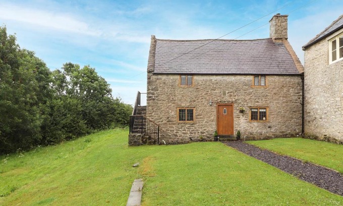 Caerwys House | Ty Tabitha Wynne