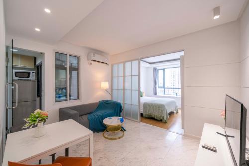 Xujiahui Apartment | Tyms 1BR APT TianShan Dynasty View