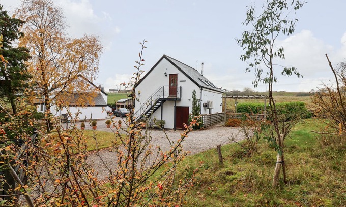 Flintshire Apartment | TYN-Y-MYNYDD BACH, with open fire in Halkyn