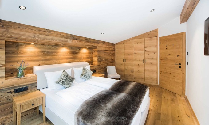 Holzgau Apartment | Type 2 -1 bedroom, DG, 2-4 Pax - Pepi's Suites Lechtal Apartments