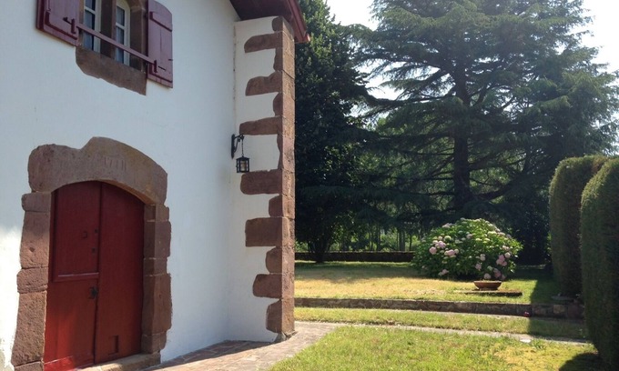 Saint-Martin-d'Arrossa House | Typical 1781 Basque house