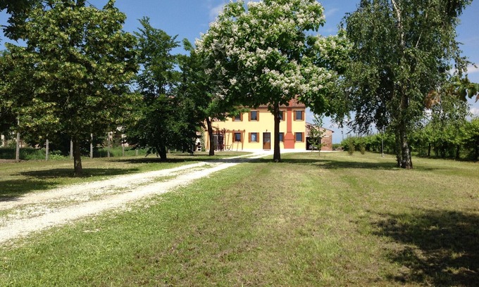 Begosso Villa | TYPICAL VENETIAN COUNTRY HOUSE: 45min from Lake Garda, Mantua, Verona and Venice