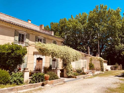Graveson Villa | Typique Mas provençal, parc et piscine chauffée