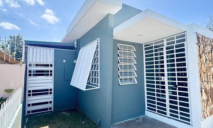 Puerto Nuevo Apartment | Uber to Bad Bunny Concert! Modern Studio near Choli