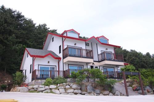 Uljin House | Uljin Blue Ara CD pension