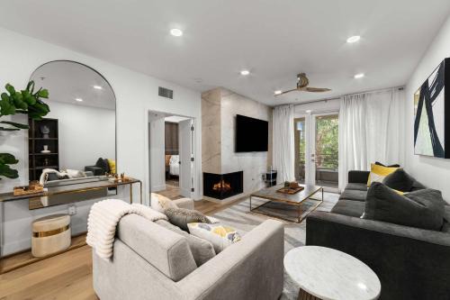 Airport Area House | Ultra Lux Oasis in Gated Community
