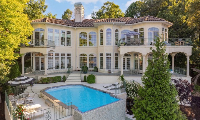 Osage Beach House | Ultra Luxury Lakefront Estate in Porto Cima GV