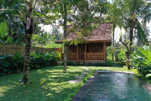 Taro Bed & Breakfast | Uma Harum Sari Villa