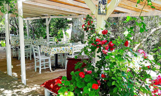 Bozcaada Bed & Breakfast | Umut Denizi Konukevi